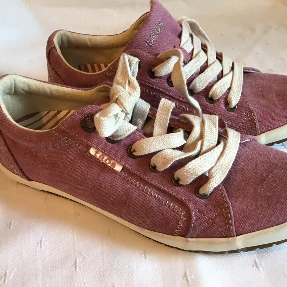Taos Star burgundy canvas sneakers Size 7.5 to 8